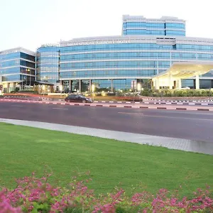 4* Otel Millennium Airport