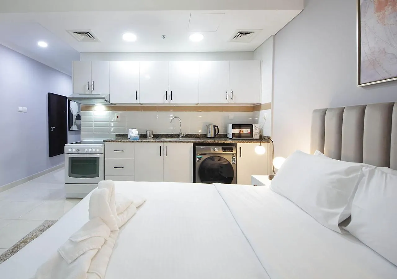 Luxury High-Rise Stay The Court Tower Dubai United Arab Emirates