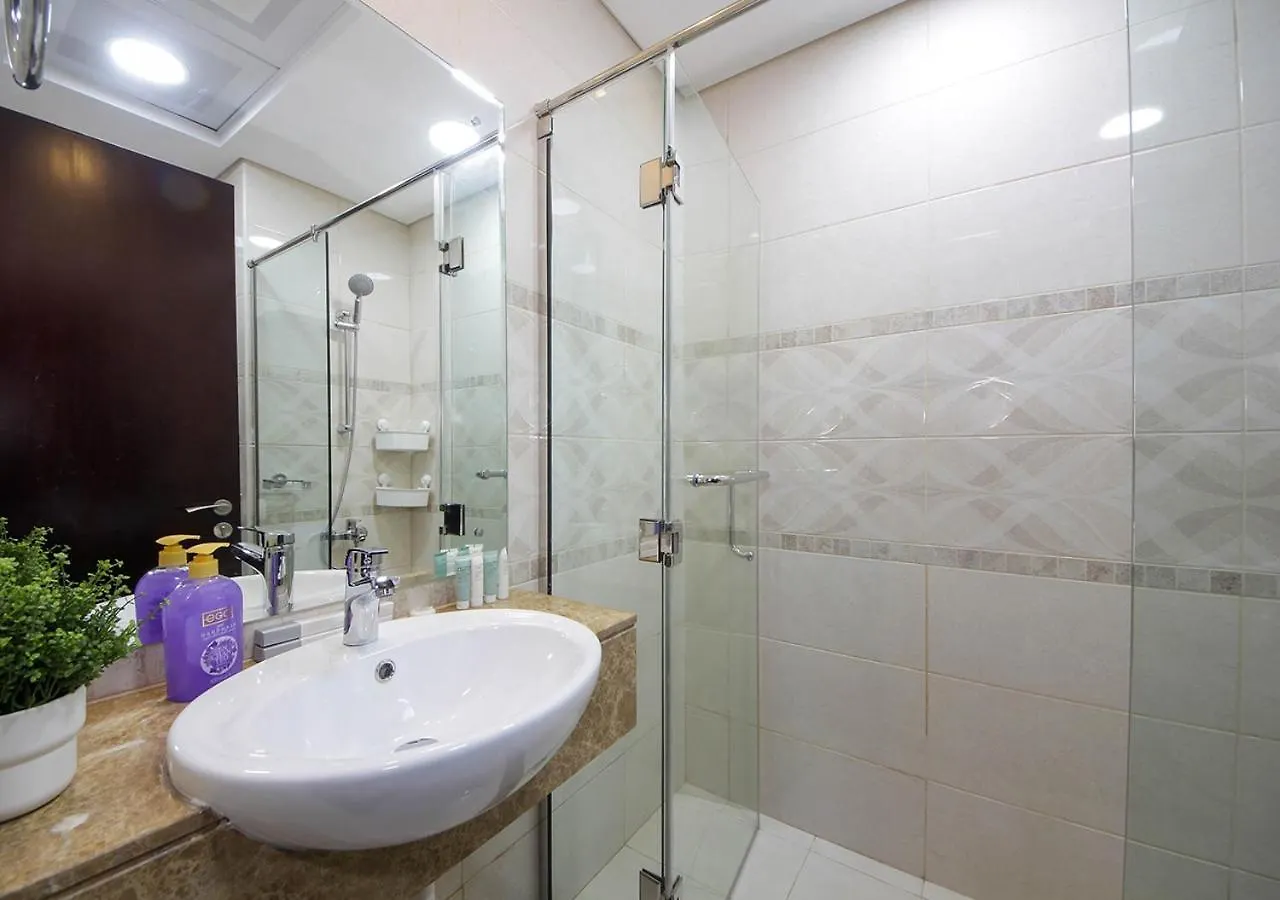 Luxury High-Rise Stay The Court Tower Dubai United Arab Emirates